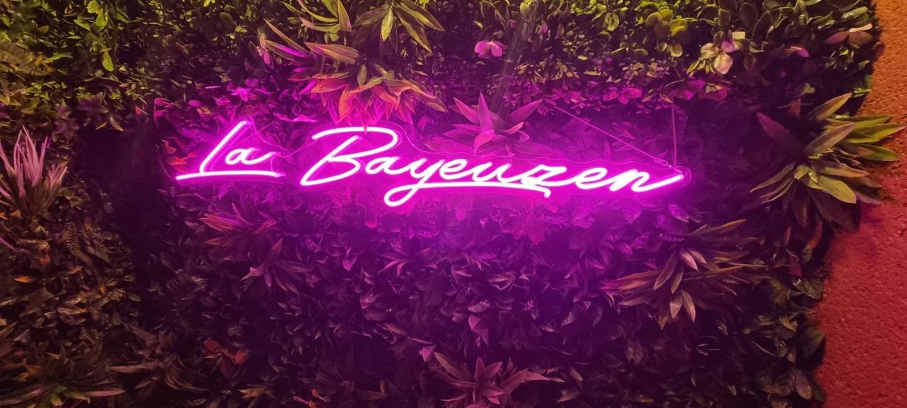 La Bayeuzen - La Tropicale - Love Room Bayeux Eksteriør bilde